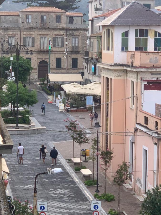 Bed and Breakfast La Piazza Beb Тропеа Екстер'єр фото