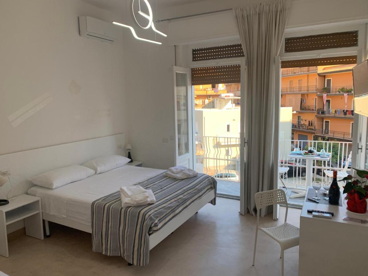 Bed and Breakfast La Piazza Beb Тропеа Екстер'єр фото