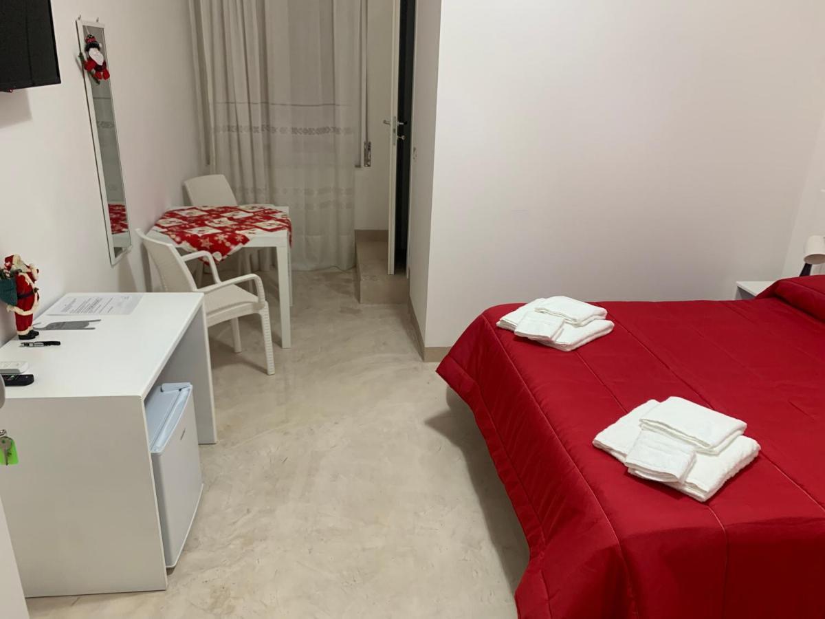 Bed and Breakfast La Piazza Beb Тропеа Екстер'єр фото