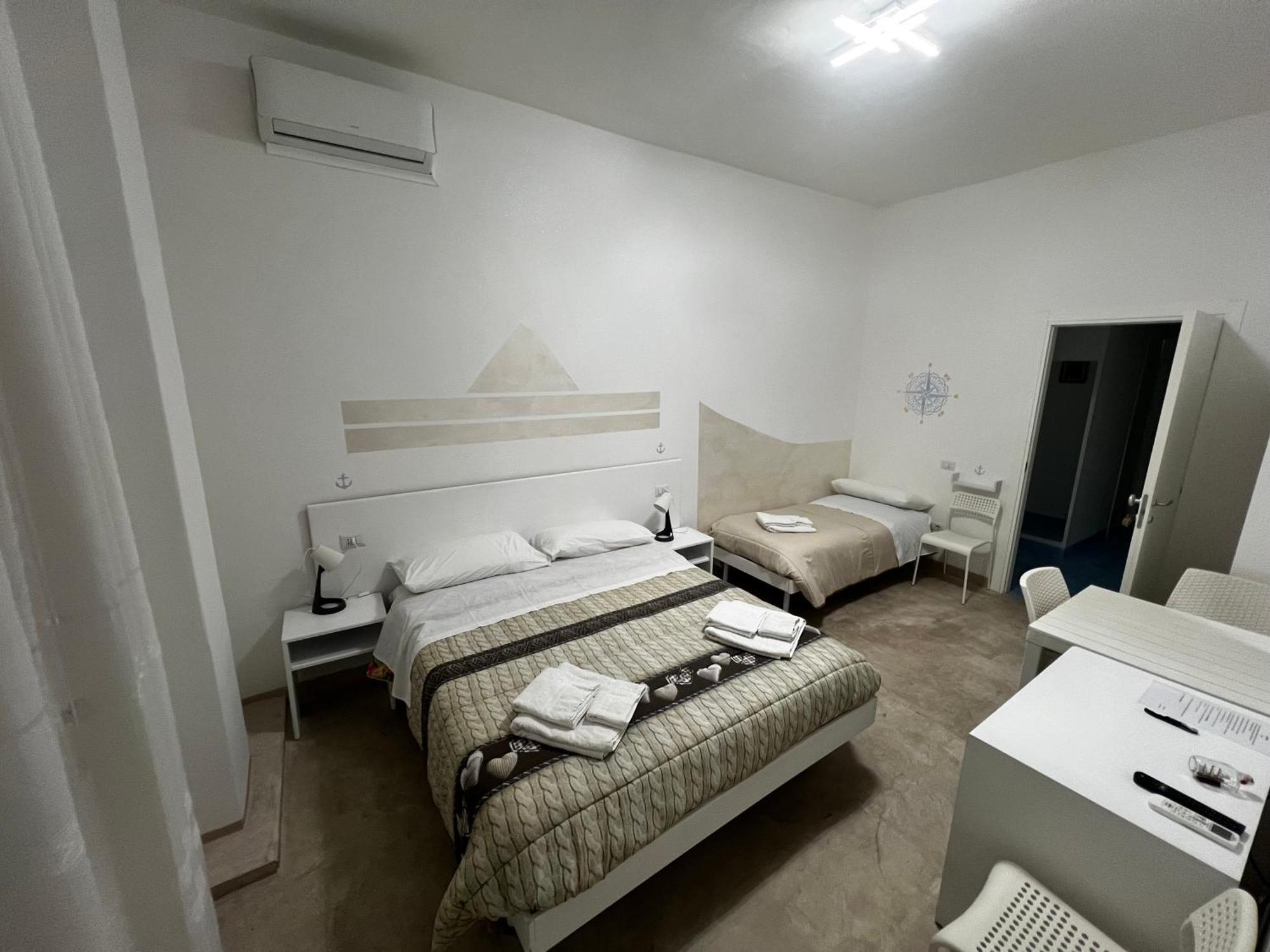 Bed and Breakfast La Piazza Beb Тропеа Екстер'єр фото